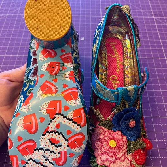 NWOB Irregular Choice size 38, size 7 floral embroidered heels. - Picture 3 of 4
